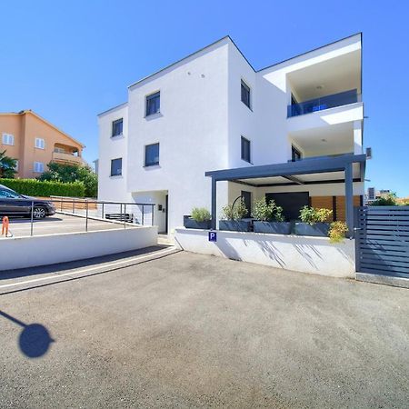 Apartments Nadica Deluxe Malinska Bagian luar foto