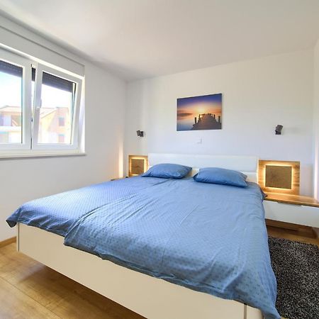 Apartments Nadica Deluxe Malinska Bagian luar foto