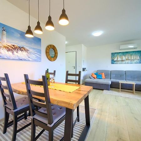 Apartments Nadica Deluxe Malinska Bagian luar foto