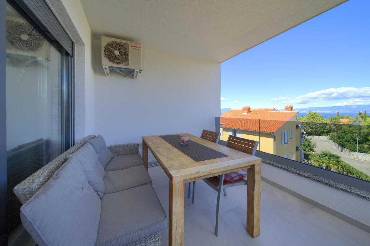 Apartments Nadica Deluxe Malinska Bagian luar foto
