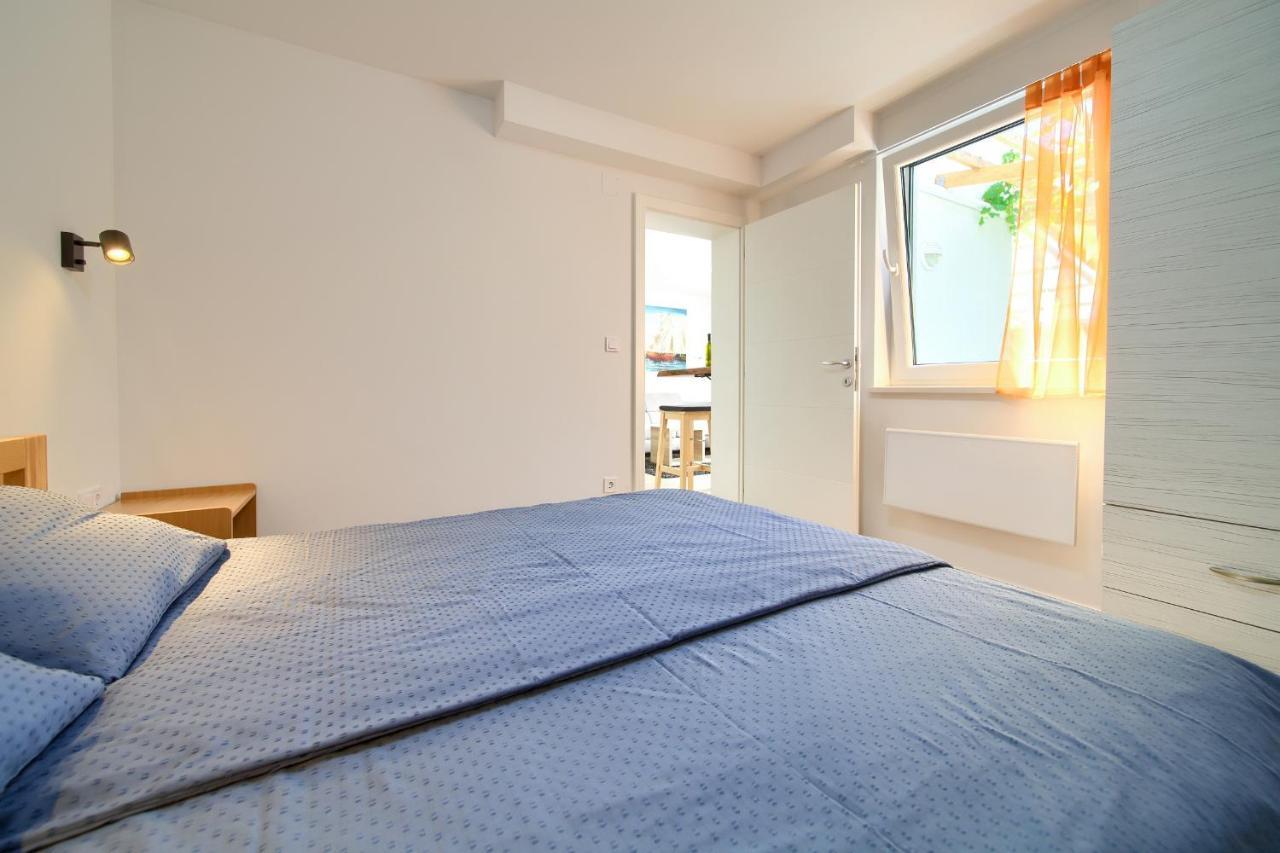 Apartments Nadica Deluxe Malinska Bagian luar foto