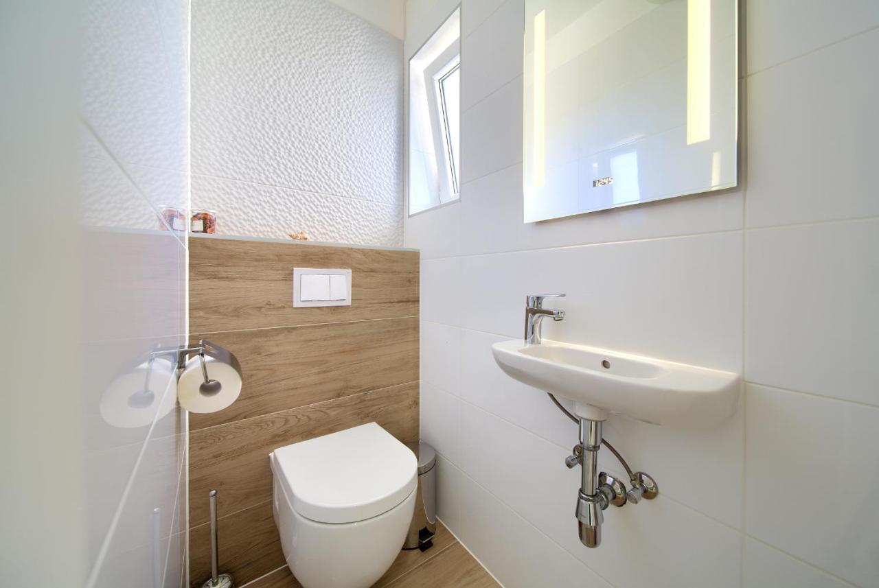 Apartments Nadica Deluxe Malinska Bagian luar foto